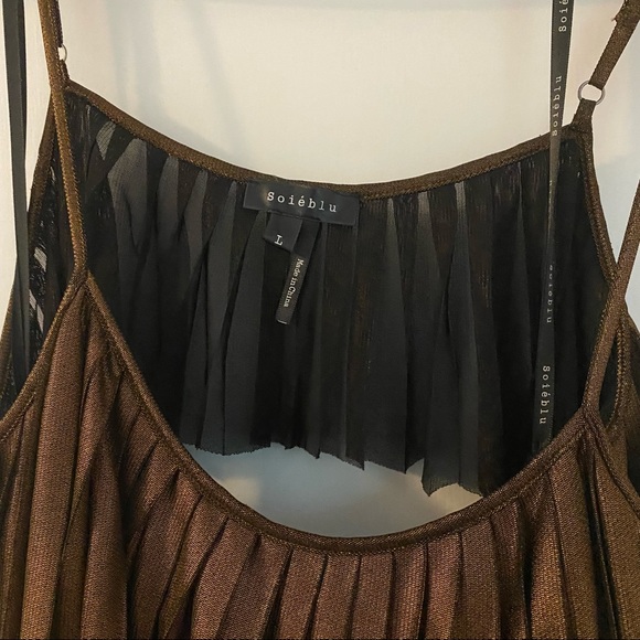 Bronce pleated maxi dress - Picture 6 of 9